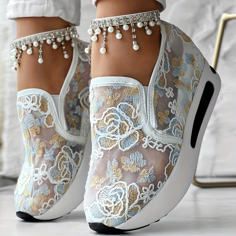 Tênis de Cunha Feminino Bordado em Jacquard Colorido | Conforto, Estilo e Altura com Elegância - Imagem 8